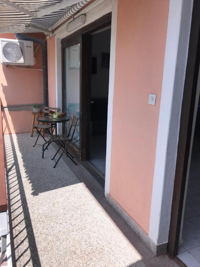 Apartmani Vilma Pakoštane 外观 照片