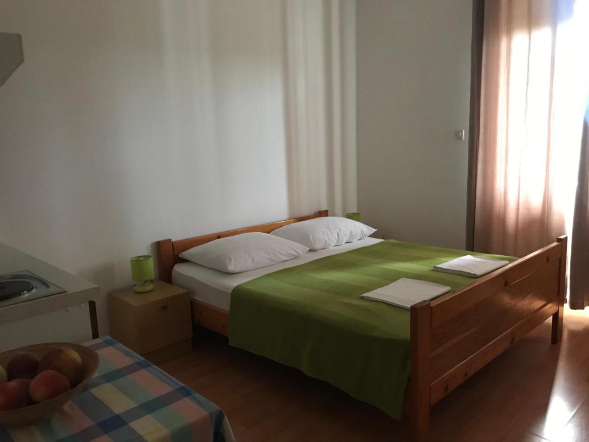 Apartmani Vilma Pakoštane 外观 照片