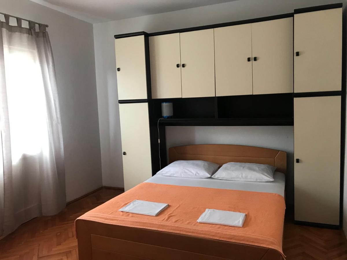 Apartmani Vilma Pakoštane 外观 照片