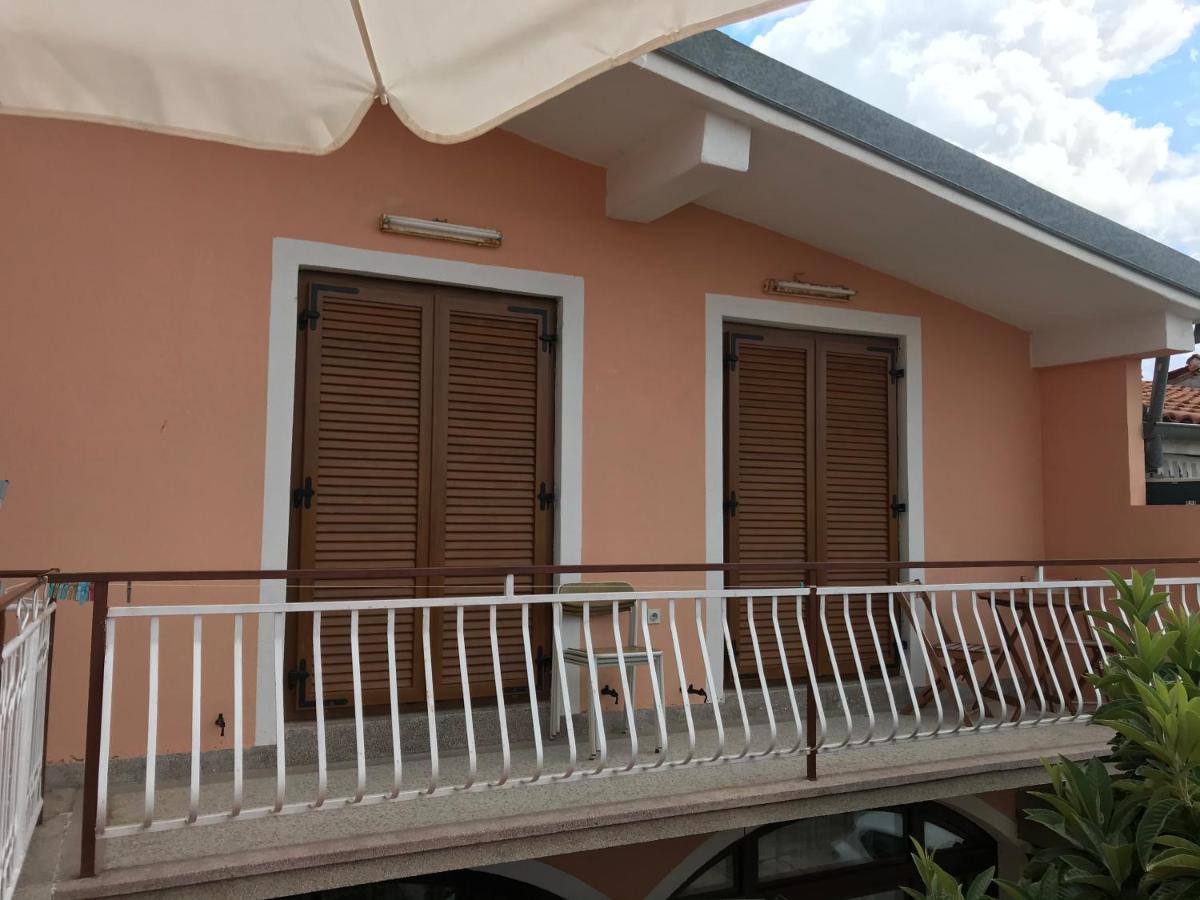 Apartmani Vilma Pakoštane 外观 照片
