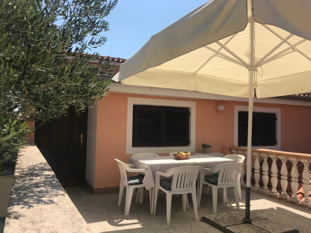 Apartmani Vilma Pakoštane 外观 照片